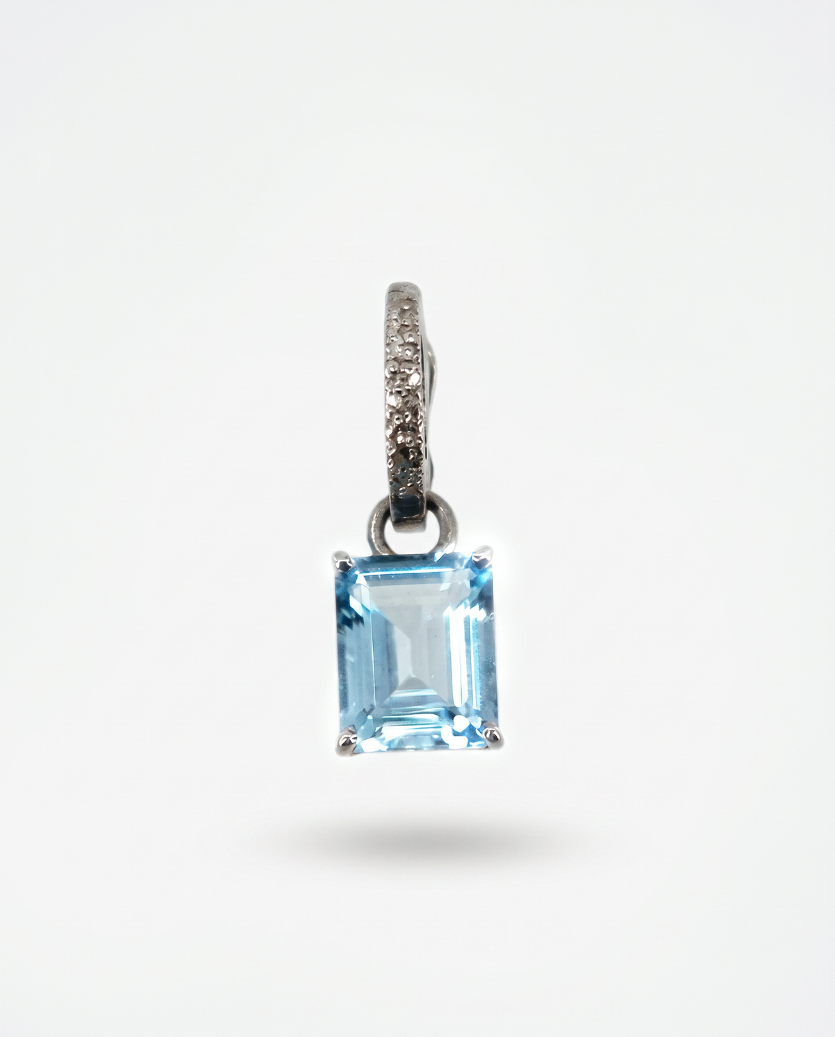 THE CUTS PENDANT