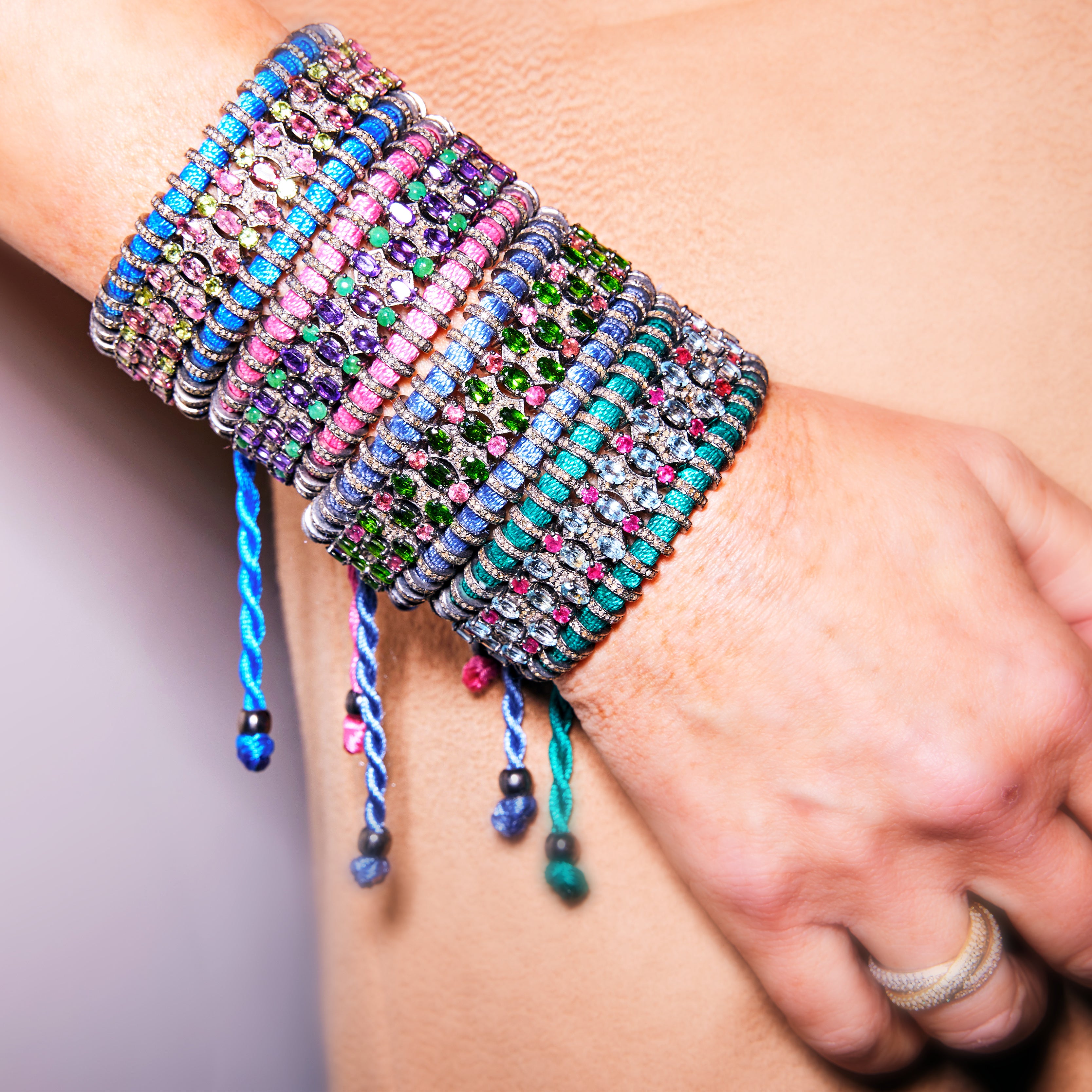 LIKE TREASURE CORD BRACELET