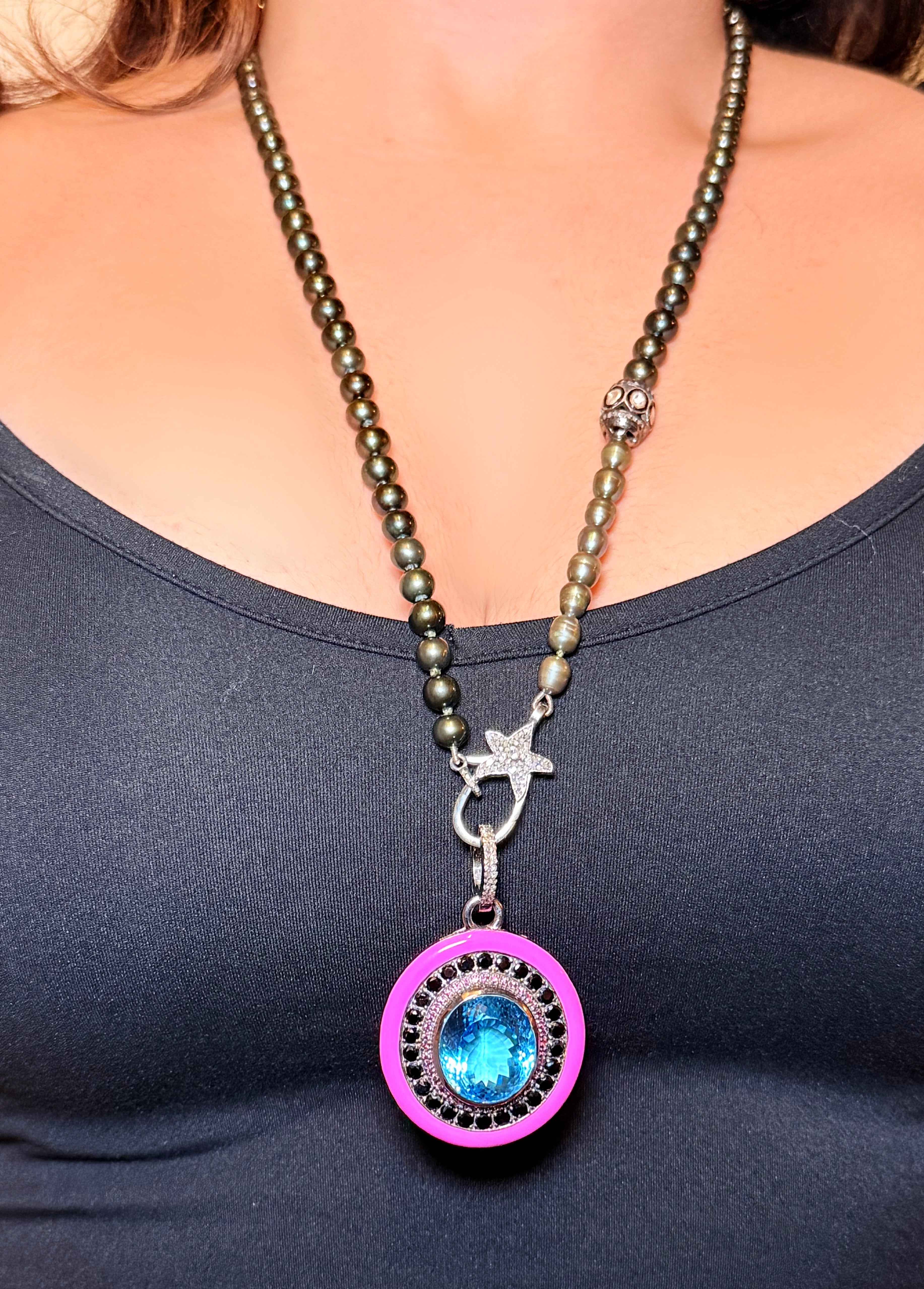 NEON EYES PENDANT