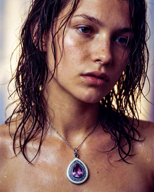 PERFECT SHIMMER PENDANT