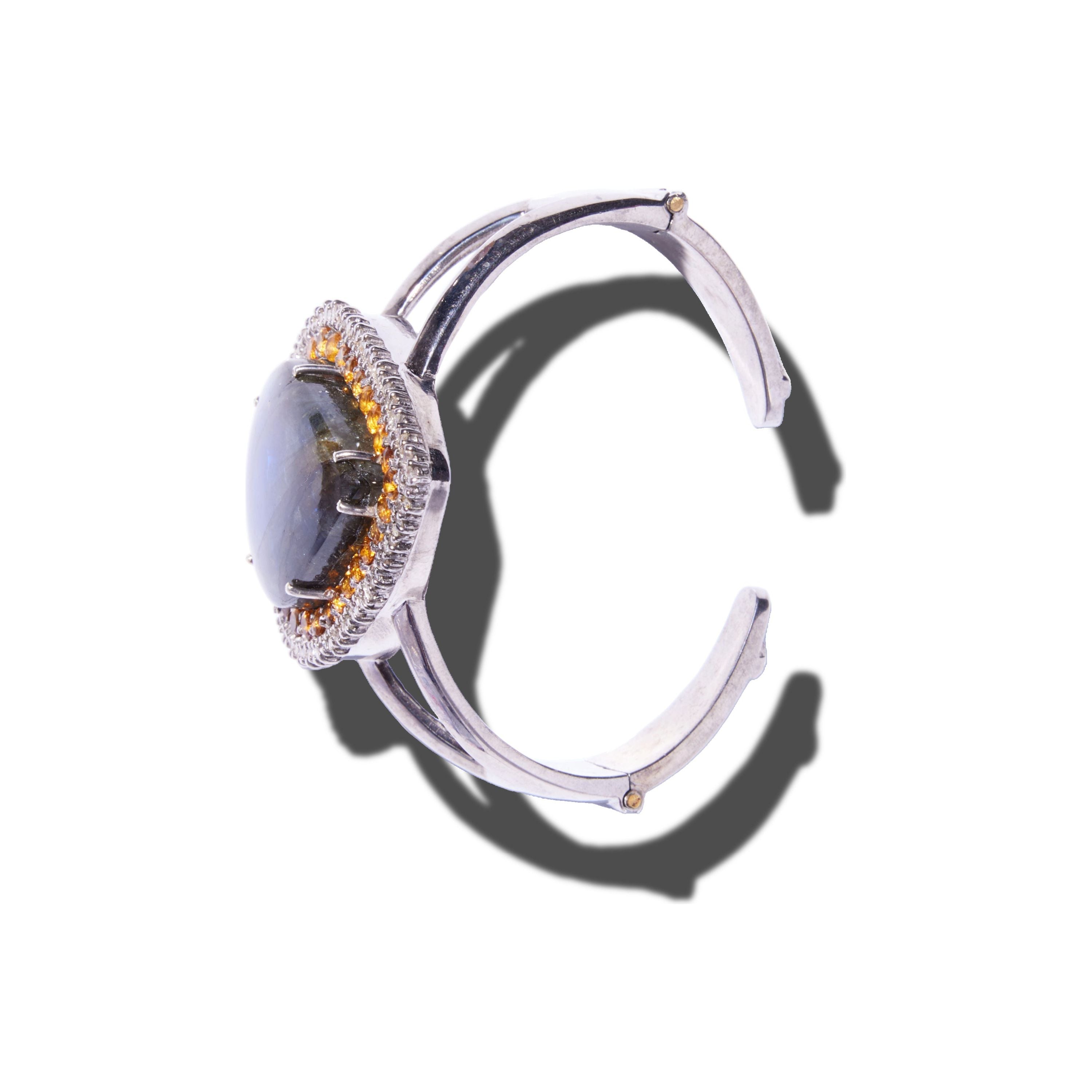 PYRAMID CUFF