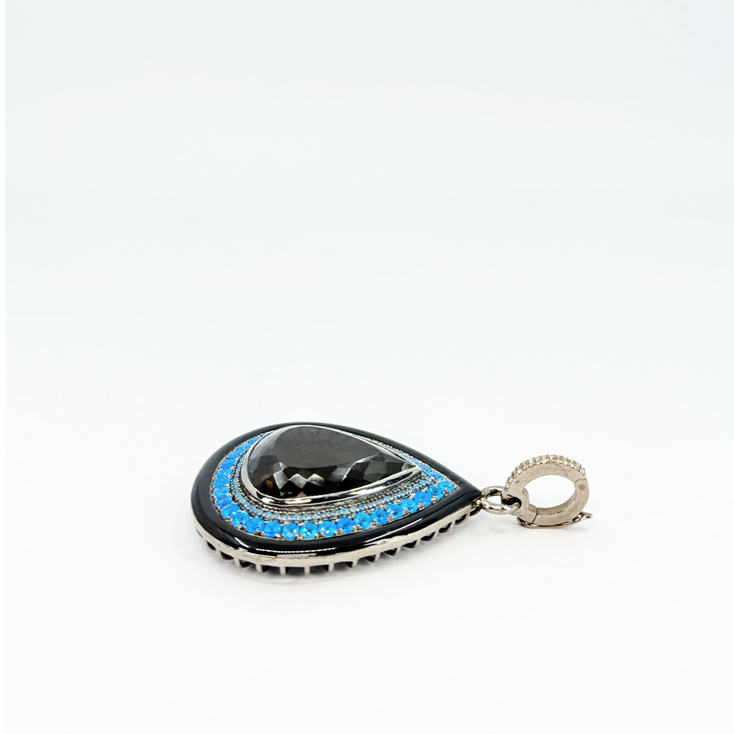 BRIGHT EYES PENDANT